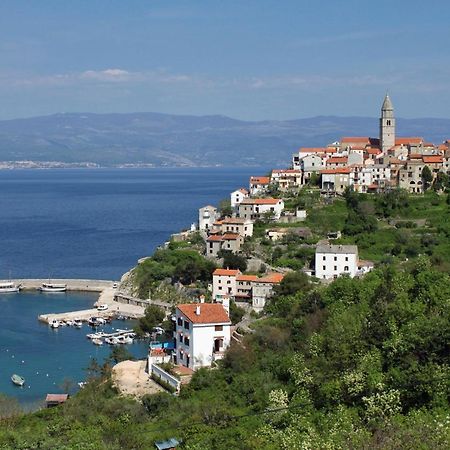 Apartments And Rooms With Parking Space Vrbnik, Krk - 5301 Bagian luar foto